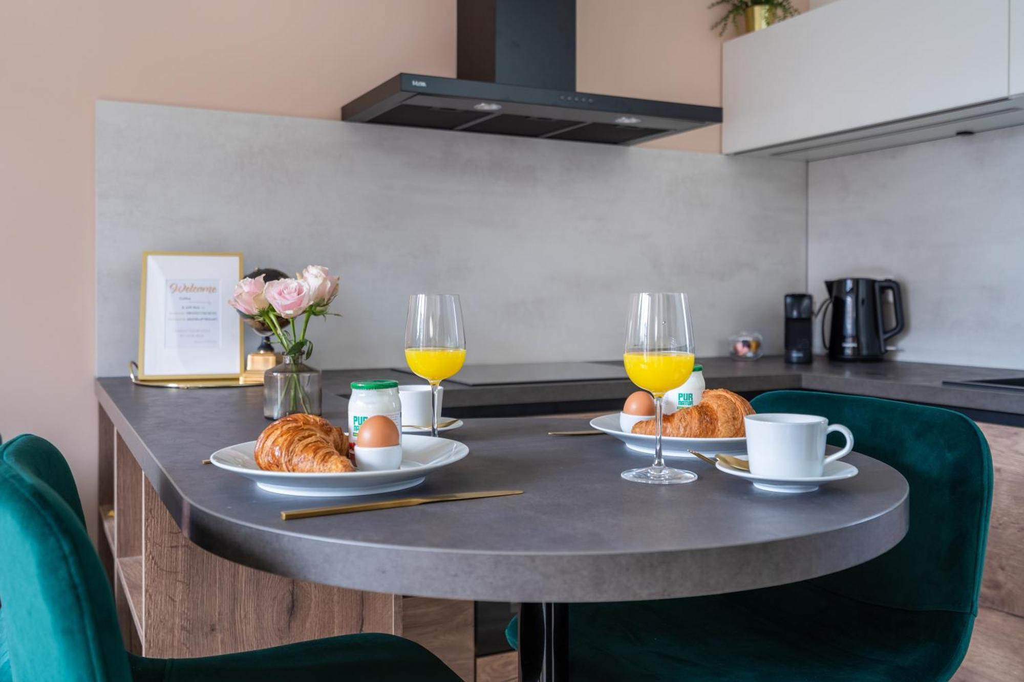 Luxury Fully Equipped Studio - Centrally Located Apartment Huizen Luaran gambar